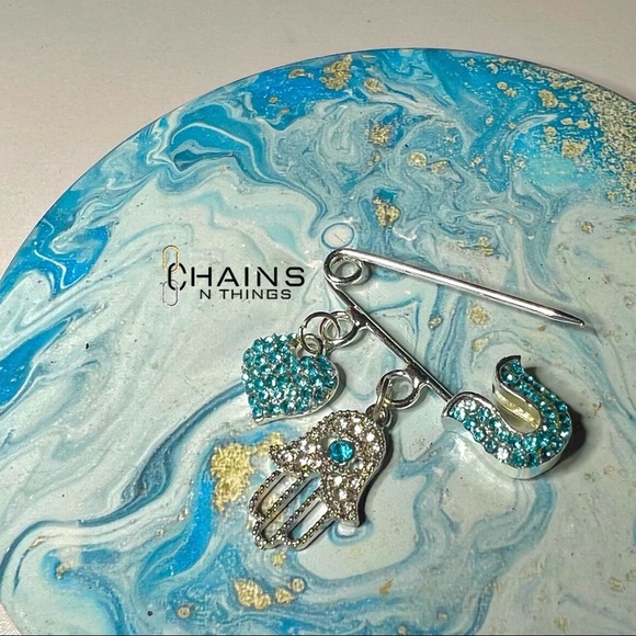 Blue mini Safety Pin 🧷 for baby or kids sparkly crystal zircon rhinestone 💙 - Picture 3 of 4